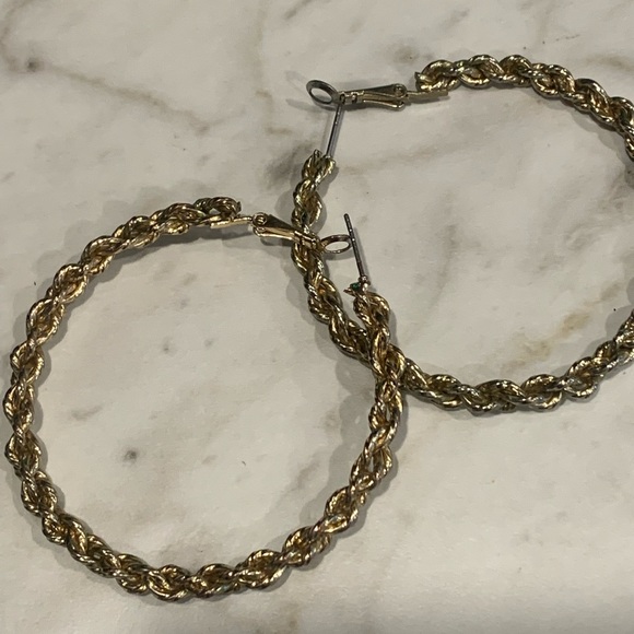 Worn Once 24k Gold Twisted Ring Earings - Picture 1 of 1